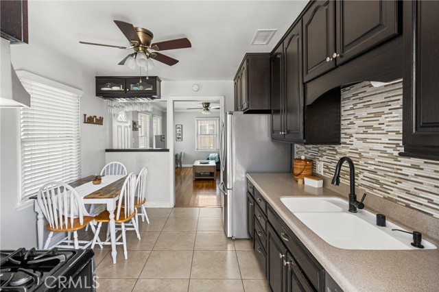 Detail Gallery Image 12 of 33 For 4809 Falcon Ave, Long Beach,  CA 90807 - 3 Beds | 2 Baths
