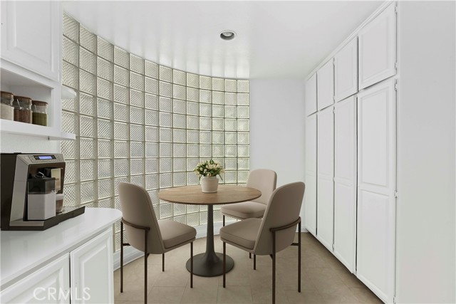 2122 Century Park Lane, Los Angeles CA: https://media.crmls.org/medias/5072f69f-21c8-42be-a7e7-dc1fa576e4f8.jpg
