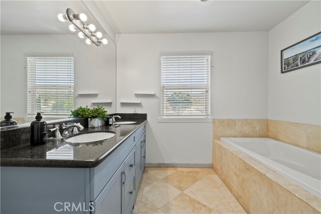 Detail Gallery Image 15 of 23 For 29021 Lomita Dr, Castaic,  CA 91384 - 3 Beds | 2/1 Baths