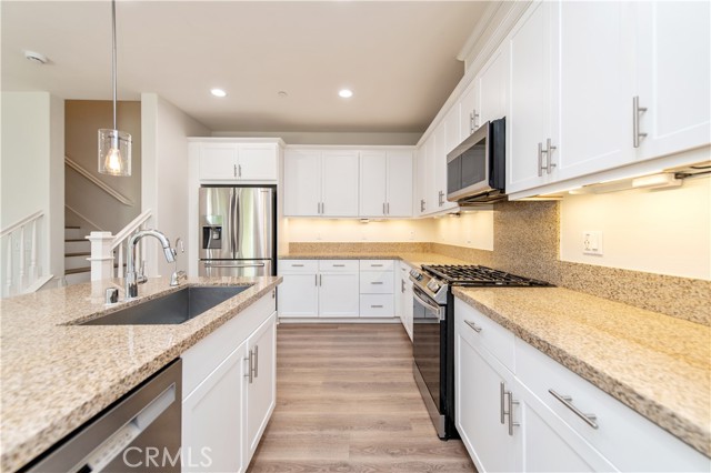Detail Gallery Image 6 of 41 For 906 El Paseo, Lake Forest,  CA 92610 - 3 Beds | 2/1 Baths