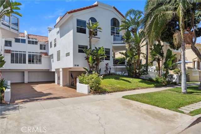 727 Broadway, Redondo Beach, California 90277, 3 Bedrooms Bedrooms, ,3 BathroomsBathrooms,Residential,Sold,Broadway,SB23150762