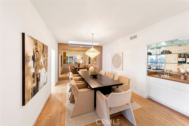 11 Montpellier, Newport Beach CA: https://media.crmls.org/medias/5074bc89-c867-4576-ba83-0b0cf3153885.jpg