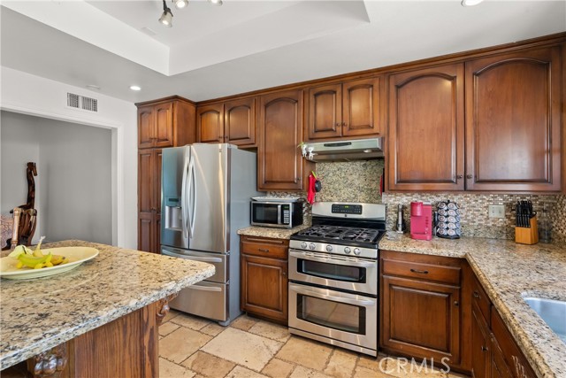 Detail Gallery Image 11 of 35 For 622 W Alpine Ave, Santa Ana,  CA 92707 - 5 Beds | 3 Baths