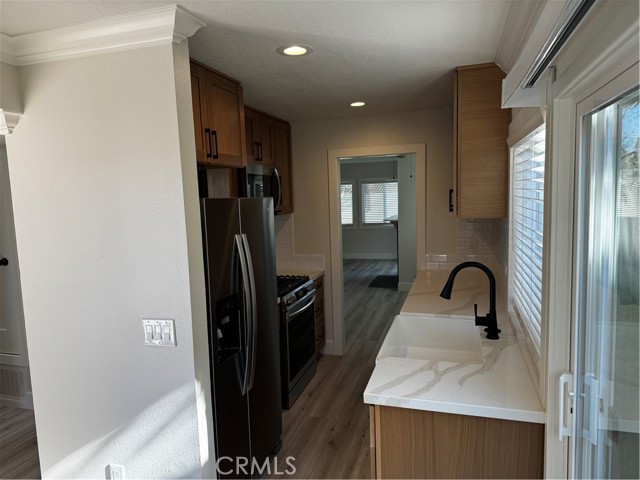 Detail Gallery Image 6 of 31 For 16582 Jib Cir #1,  Huntington Beach,  CA 92649 - 3 Beds | 2 Baths