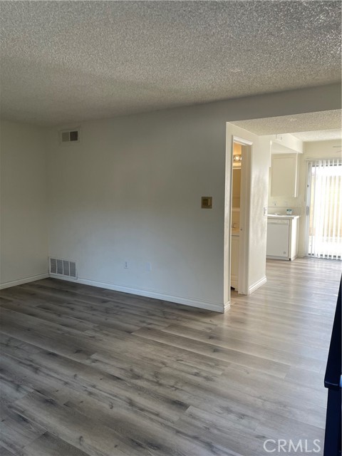 Detail Gallery Image 5 of 8 For 760 N Adele St #3,  Orange,  CA 92867 - 2 Beds | 1/1 Baths