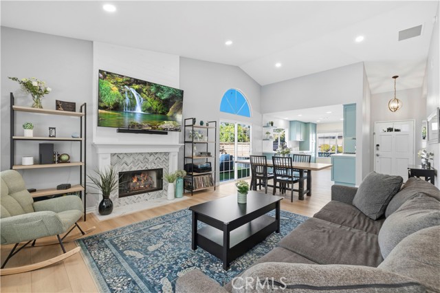 Detail Gallery Image 17 of 41 For 27209 Bidwell Lane, Valencia,  CA 91354 - 3 Beds | 2 Baths