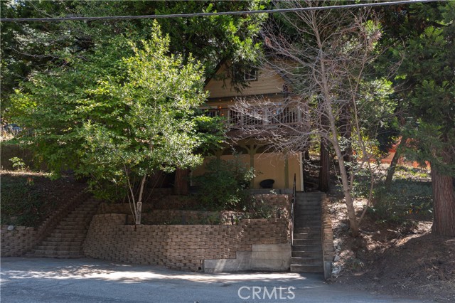 761 Arrowhead Villa Road, Lake Arrowhead, CA 92352