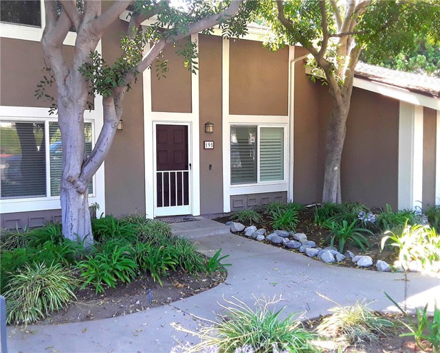 Detail Gallery Image 1 of 41 For 195 Gazania Ct #34,  Thousand Oaks,  CA 91362 - 1 Beds | 1/1 Baths