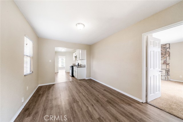 122 E 83rd Street, Los Angeles CA: https://media.crmls.org/medias/5076a7da-756f-4ecc-9125-6dc7c8c45fa3.jpg