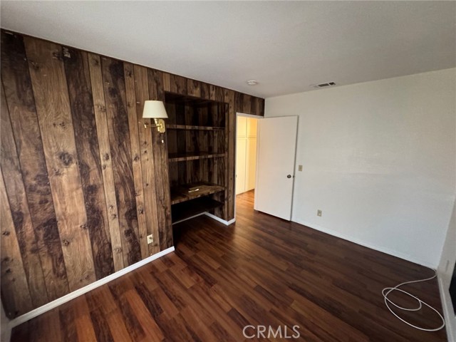 Detail Gallery Image 11 of 19 For 1885 Silver Oak Way, Hemet,  CA 92545 - 3 Beds | 2 Baths