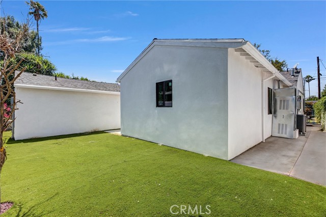 5222 Cedros Avenue, Sherman Oaks CA: https://media.crmls.org/medias/50776a72-ffca-42b4-b1a2-3dbff6624a51.jpg
