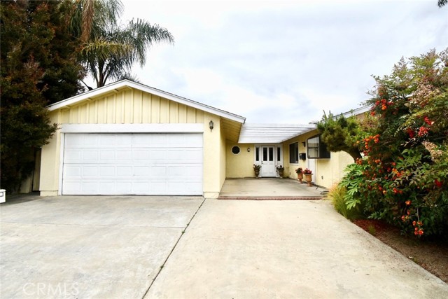 802 Calle Camelia photo 3