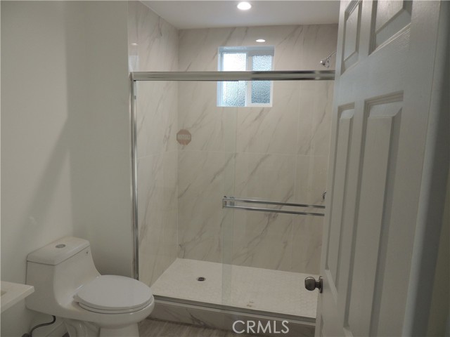 Detail Gallery Image 8 of 15 For 22735 Del Valle St #2,  Woodland Hills,  CA 91364 - 1 Beds | 1 Baths