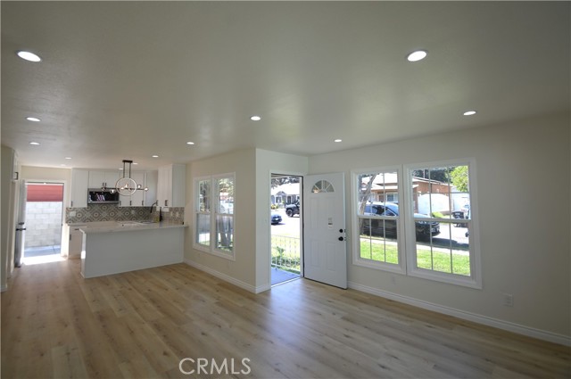 9422 Bartolo Avenue, Pico Rivera CA: https://media.crmls.org/medias/50784511-bba1-4dee-9d94-e41239435b63.jpg