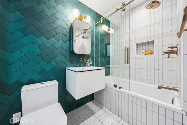 1264 Ozeta Terrace, West Hollywood CA: https://media.crmls.org/medias/50788108-9446-4e68-9cd0-0d79e0c4fa3a.jpg