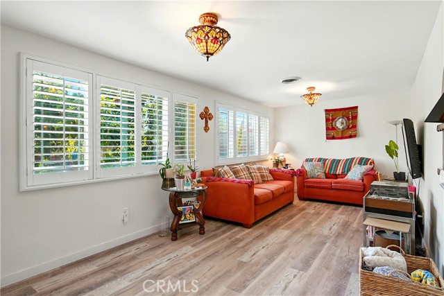 17934 E Newburgh Street, Azusa CA: https://media.crmls.org/medias/5079099a-ed94-4c87-80f9-1469f2a237fe.jpg