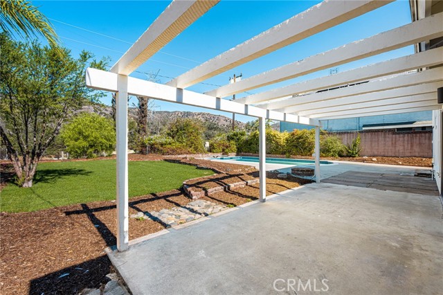 925 Eastglen photo 20