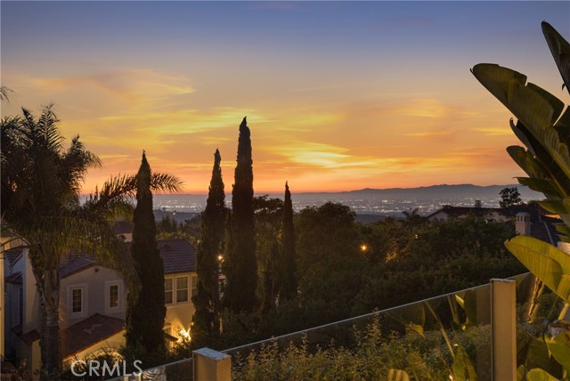 33 Renata, Newport Coast CA: https://media.crmls.org/medias/5079c057-77ce-4eb9-8ef5-cd4813c9881a.jpg