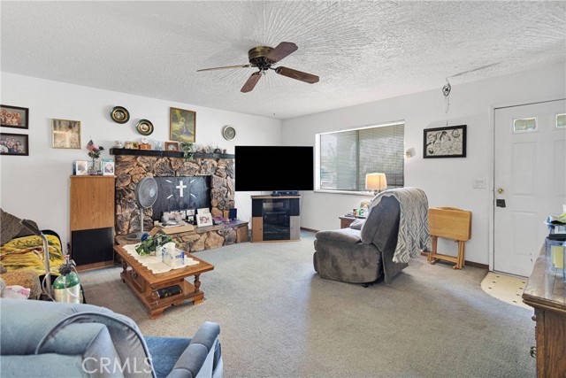 Detail Gallery Image 5 of 38 For 15869 Calandria Way, Victorville,  CA 92394 - 3 Beds | 2 Baths