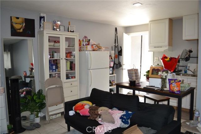 11068 Penrose, Sun Valley CA: https://media.crmls.org/medias/507a9c34-8c8f-4b22-a5d4-3f52f8a5d852.jpg