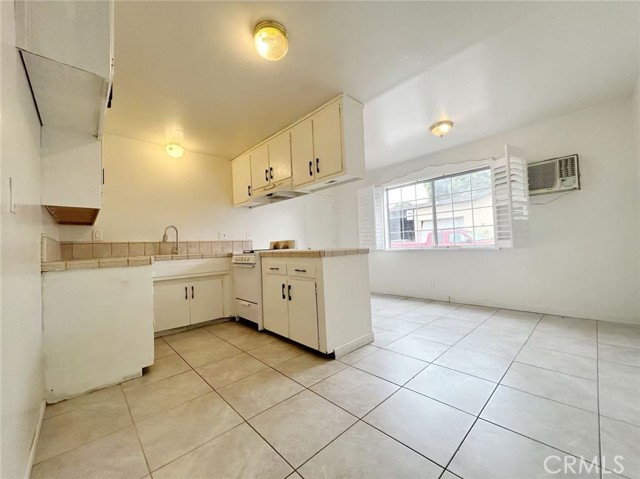 Detail Gallery Image 8 of 17 For 1016 W El Morado Ct #C,  Ontario,  CA 91762 - 2 Beds | 1 Baths