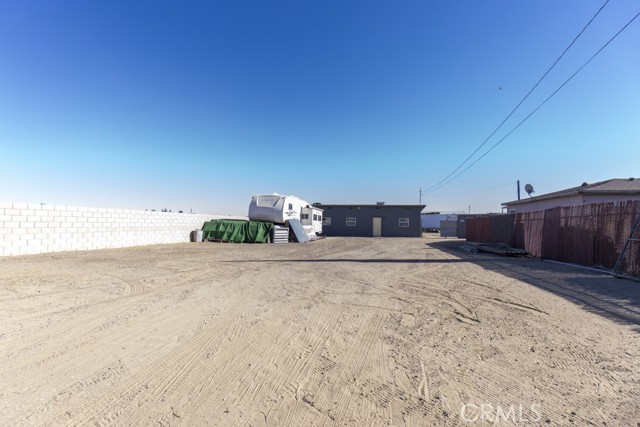 42052 3rd Street, Lancaster, California 93535, ,Commercial Lease,For Rent,42052 3rd Street,CRBB24251746