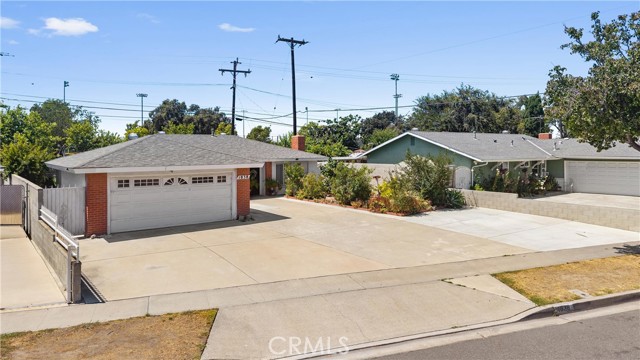 1838 S Artesia Street, Santa Ana CA: https://media.crmls.org/medias/507b9faa-8e25-4e91-a401-90207808a477.jpg