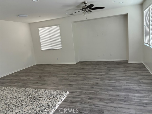 Detail Gallery Image 11 of 22 For 28434 Sunflower St, Highland,  CA 92346 - 3 Beds | 2/1 Baths