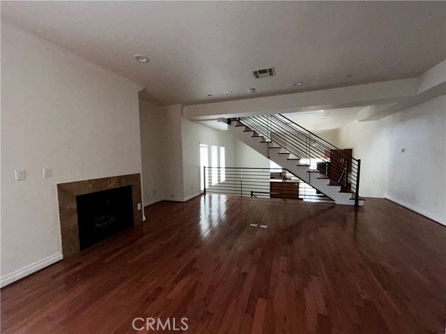 Detail Gallery Image 5 of 38 For 5241 Colodny Dr #201,  Agoura Hills,  CA 91301 - 3 Beds | 2/1 Baths