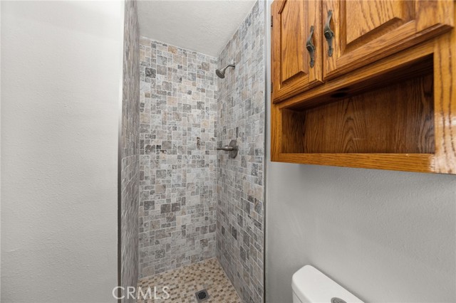 Detail Gallery Image 14 of 36 For 23697 Hillside Dr, Crestline,  CA 92325 - 2 Beds | 1/1 Baths