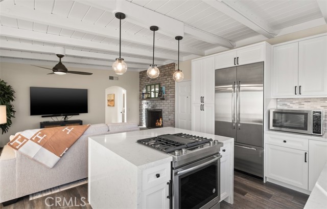 Detail Gallery Image 12 of 46 For 284 Chiquita, Laguna Beach,  CA 92651 - 4 Beds | 2/2 Baths