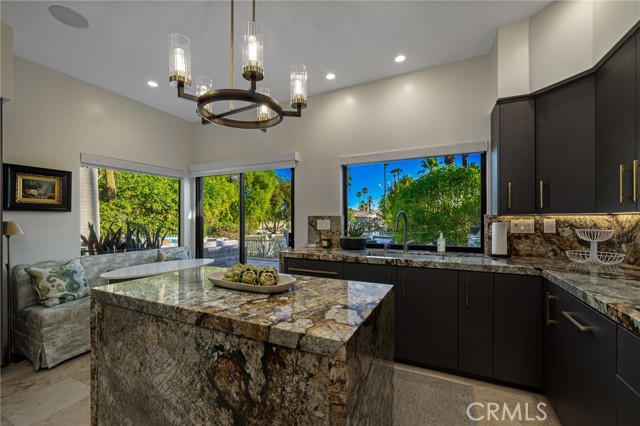 Detail Gallery Image 13 of 41 For 314 Appaloosa Way, Palm Desert,  CA 92211 - 2 Beds | 3/1 Baths