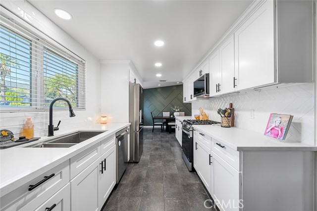 Detail Gallery Image 16 of 56 For 726 E Sierra Madre Ave, Glendora,  CA 91741 - 5 Beds | 2/1 Baths