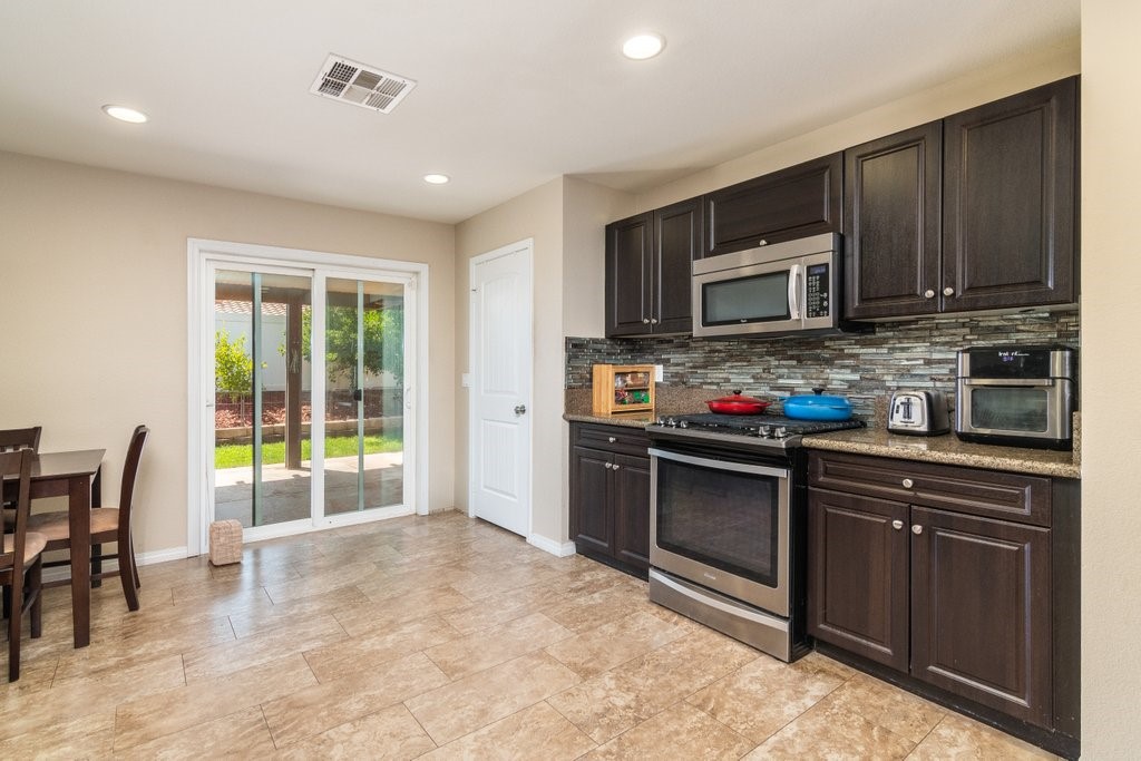 Detail Gallery Image 14 of 45 For 31767 Taton Ct, Menifee,  CA 92584 - 3 Beds | 2 Baths