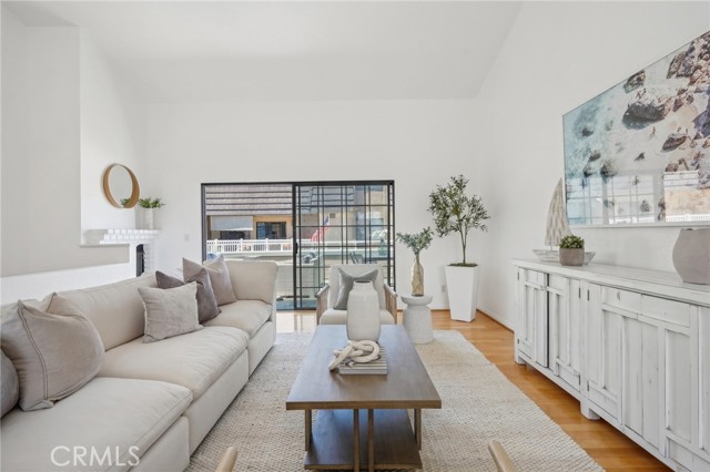 1924 Mathews Avenue, Redondo Beach CA: https://media.crmls.org/medias/507f3a9c-5c53-442c-9da9-d593cc786162.jpg