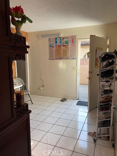 7161 Main Street, Westminster CA: https://media.crmls.org/medias/507f956d-f9a7-44ff-946d-d661f1630596.jpg