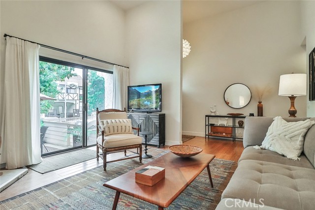 21025 Lemarsh Street, Chatsworth CA: https://media.crmls.org/medias/507fb1e0-0ade-4403-8498-c6e9939628d1.jpg