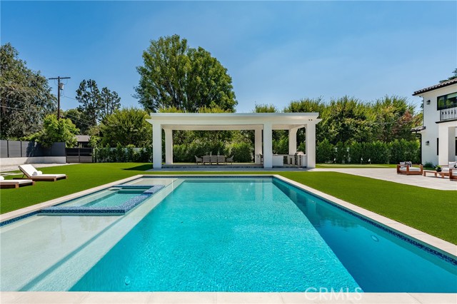 Detail Gallery Image 53 of 74 For 13807 Magnolia Bld, Sherman Oaks,  CA 91423 - 5 Beds | 4/1 Baths