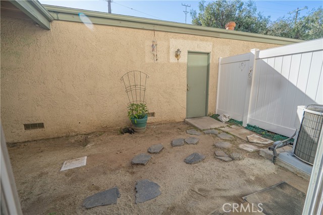 Detail Gallery Image 28 of 35 For 8323 Grenoble #32,  Sunland,  CA 91040 - 3 Beds | 2/1 Baths