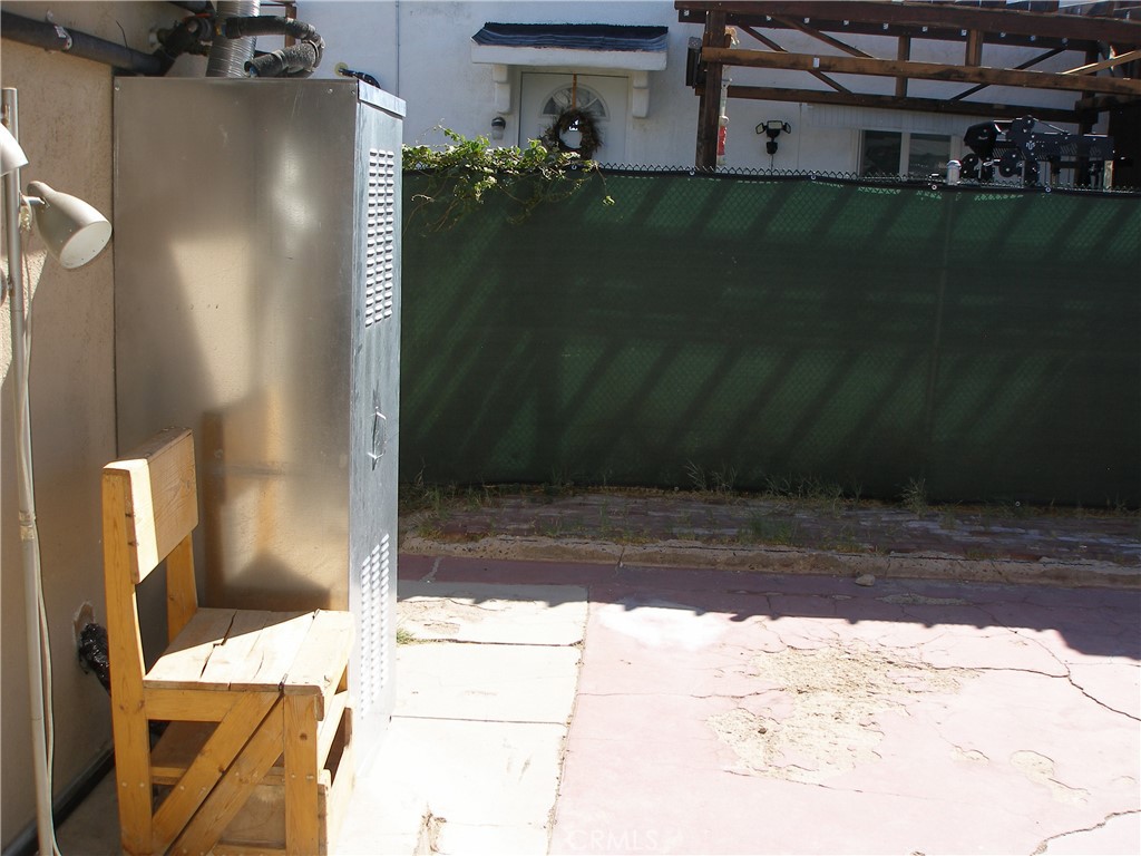 https://media.crmls.org/medias/5080c6d2-8b2d-4022-8faa-d93d77f0c233.jpg?preset=X-Large
