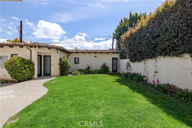 718 N Poinsettia Avenue, Manhattan Beach CA: https://media.crmls.org/medias/50811558-e804-41a4-b980-6f389715ee64.jpg