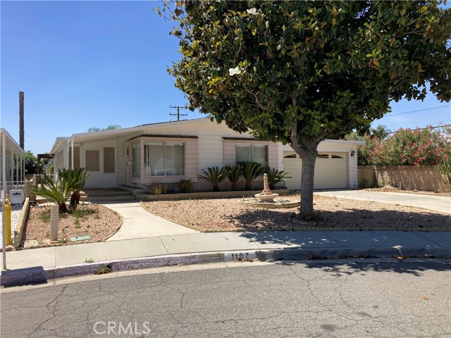 1107 Checkerberry Court, Hemet CA: https://media.crmls.org/medias/50815025-824a-4127-b53b-764df5da3c9a.jpg