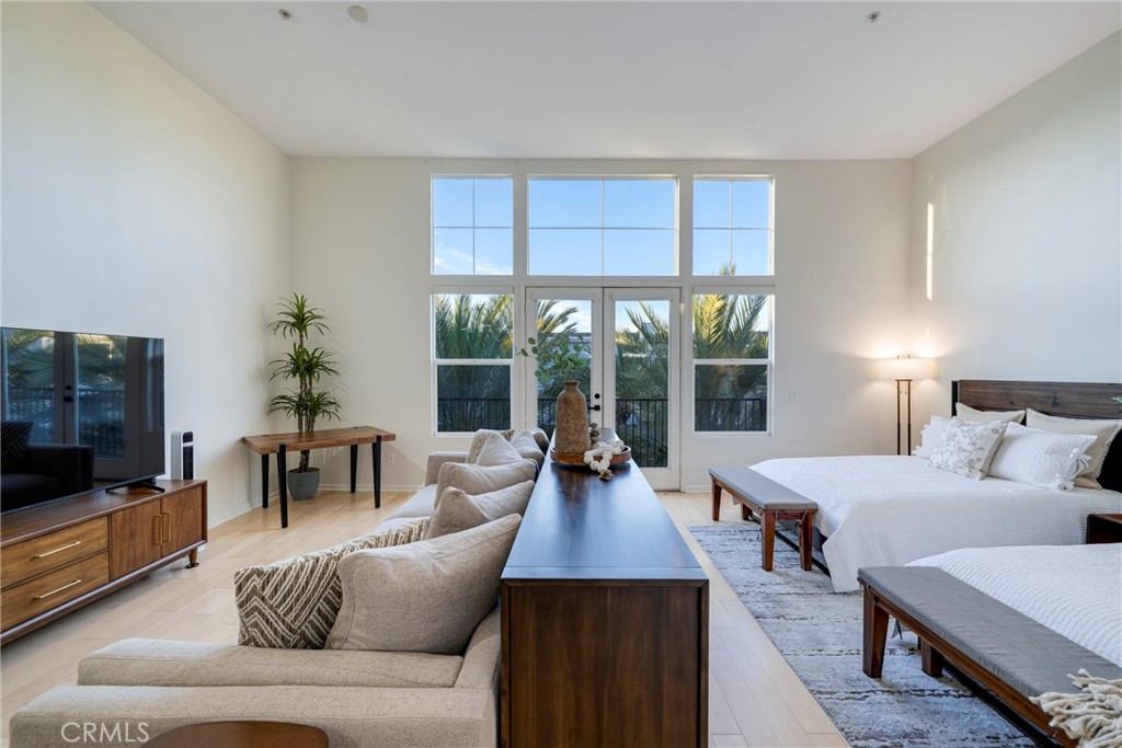 1801 E Katella #4010