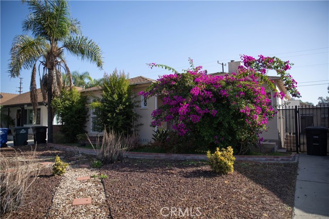 Detail Gallery Image 3 of 51 For 9726 Kauffman Ave, South Gate,  CA 91355 - 2 Beds | 1 Baths