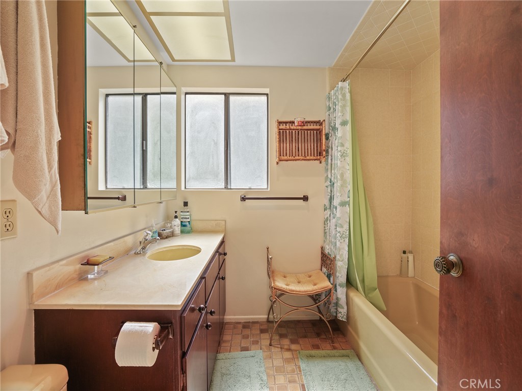 38. 2605 Via Olivera Palos Verdes Estates, CA 90274