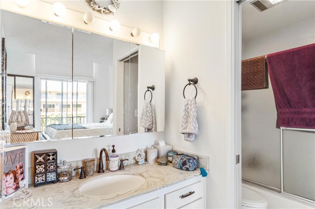555 Esplanade, Redondo Beach, California 90277, 3 Bedrooms Bedrooms, ,3 BathroomsBathrooms,Residential,Sold,Esplanade,SB22021608