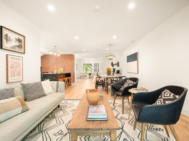 Detail Gallery Image 25 of 68 For 11911 Hartsook, Valley Village,  CA 91607 - 5 Beds | 4 Baths