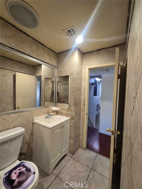 Detail Gallery Image 14 of 27 For 6100 Arbutus Ave #42,  Huntington Park,  CA 90255 - 3 Beds | 2/1 Baths