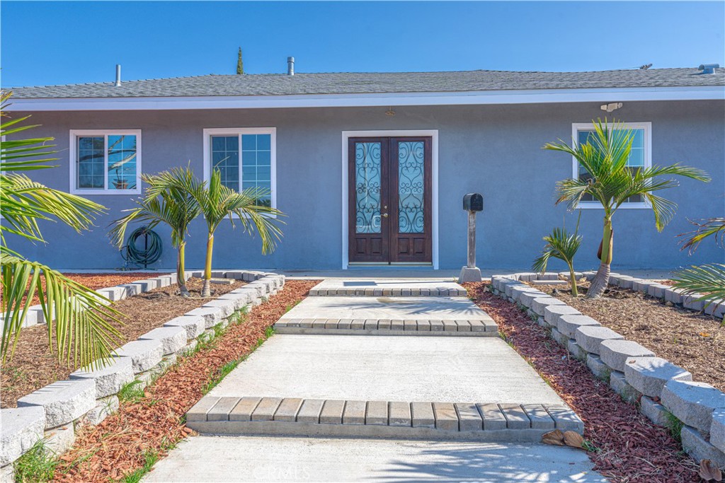 1224 E Live Oak Court