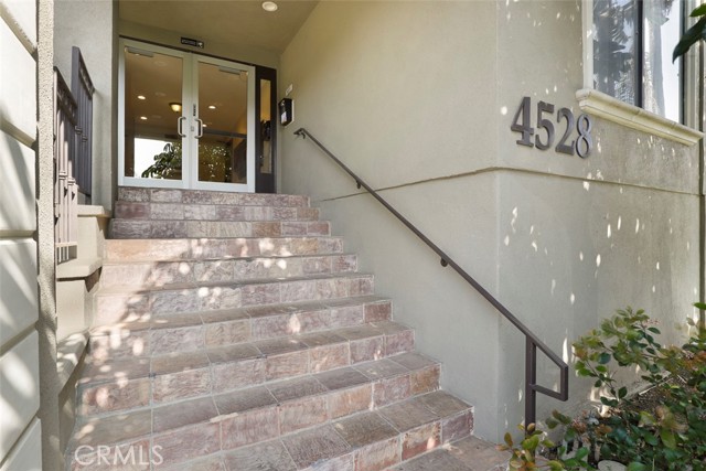 Detail Gallery Image 2 of 19 For 4528 Colbath Ave #103,  Sherman Oaks,  CA 91423 - 1 Beds | 1 Baths